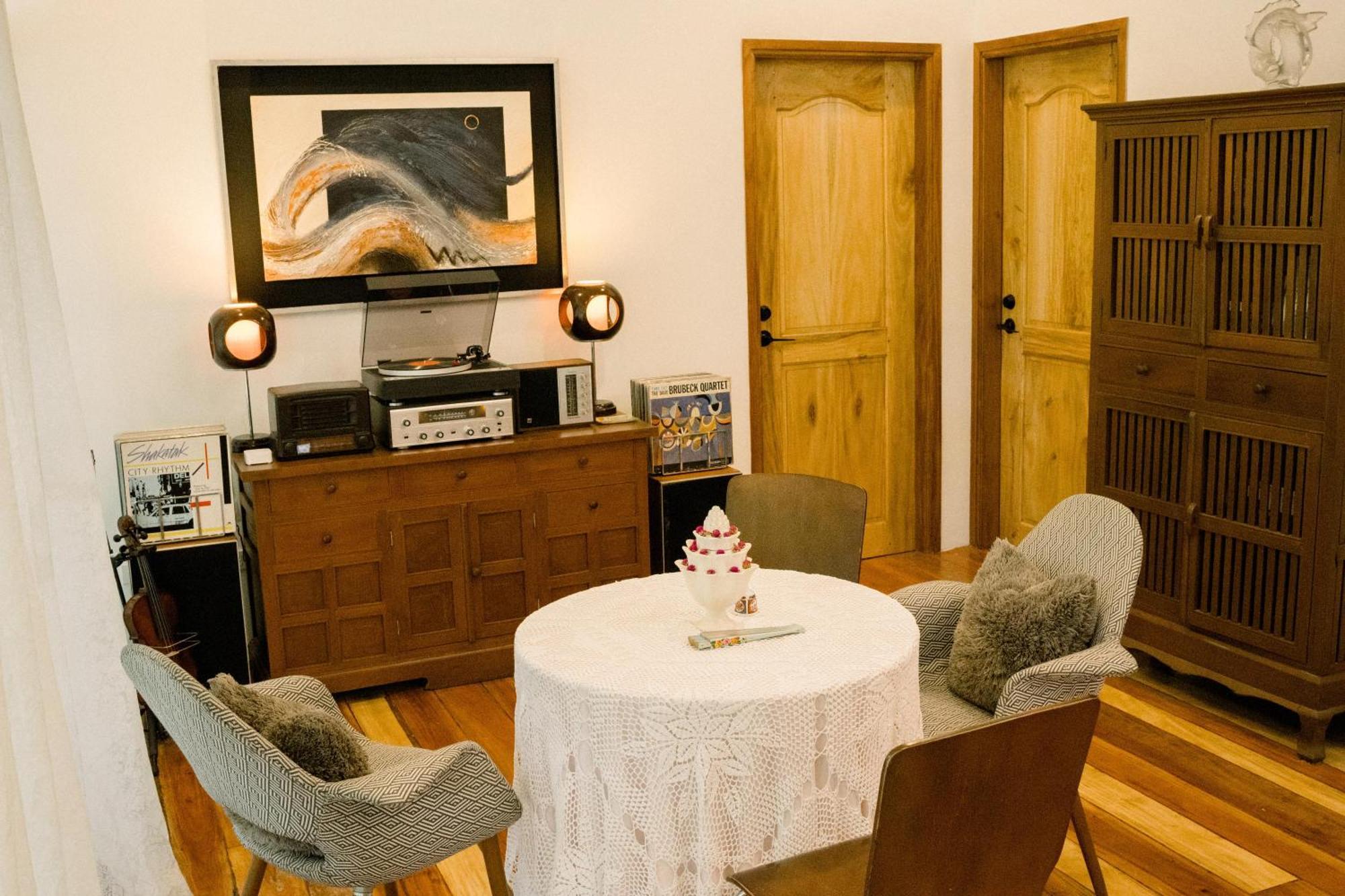 Balai Benedicere Bed & Breakfast Bacnotan Ngoại thất bức ảnh